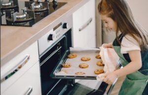 Types of Microwaves and Their Pros and Cons Over-the-range microwaves,Low profile microwaves,Built-in microwaves,Countertop microwaves,Drawer or Under-Counter Microwaves,Wall oven and microwave combinations,Smart microwaves,Solo Microwave,Grill Microwave,Convection Microwave,Best microwave,best microwave,top microwave,Types of Microwave Ovens and Their Pros and Cons,10 best microwave ovens and their pros and cons